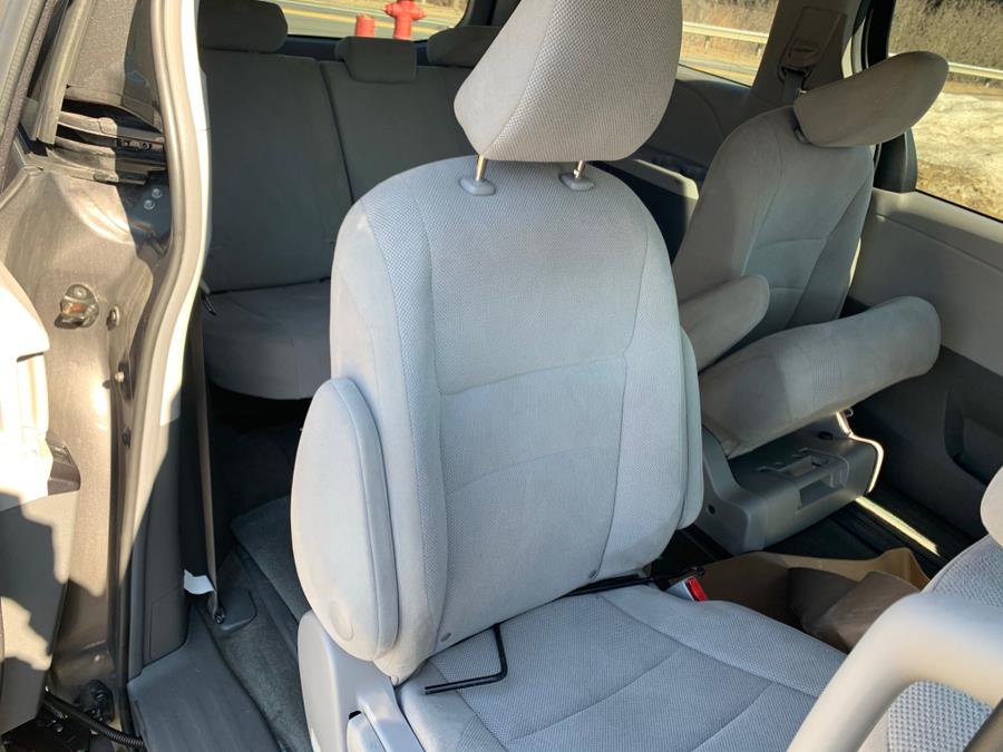 Used Toyota Sienna L FWD 7-Passenger (Natl) 2017 | Danny's Auto Sales. Methuen, Massachusetts Used Toyota Sienna L FWD 7-Passenger (Natl) 2017 | Danny's Auto Sales. Methuen, Massachusetts