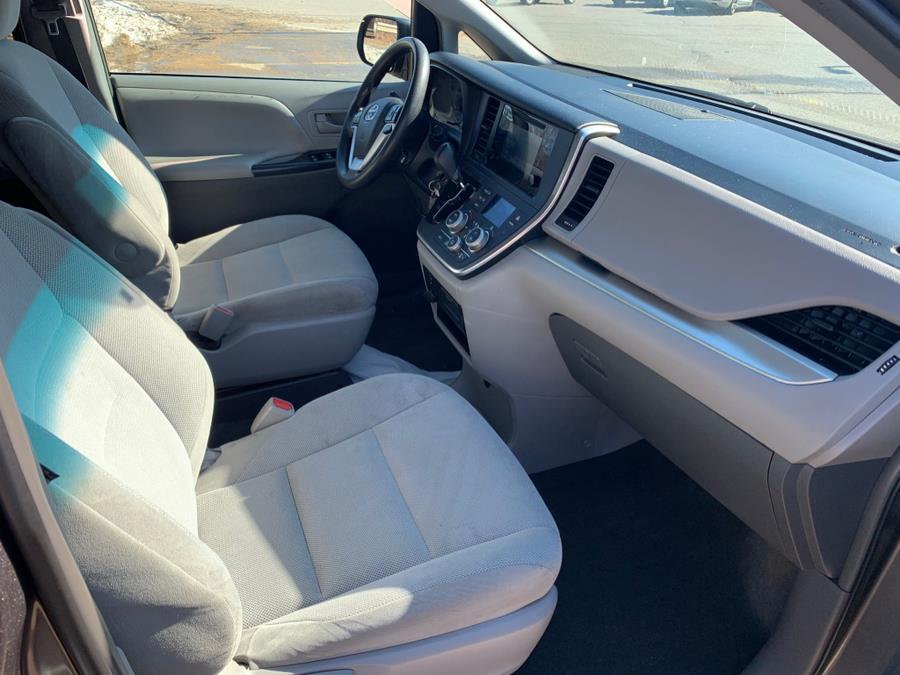 Used Toyota Sienna L FWD 7-Passenger (Natl) 2017 | Danny's Auto Sales. Methuen, Massachusetts Used Toyota Sienna L FWD 7-Passenger (Natl) 2017 | Danny's Auto Sales. Methuen, Massachusetts