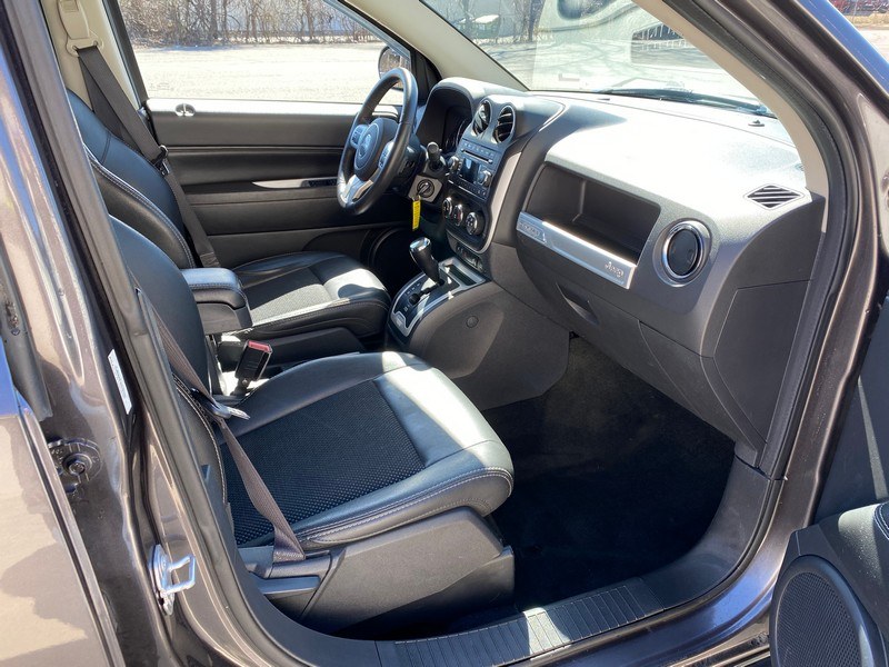 Used Jeep Compass 4WD 4dr Latitude 2016 | Union Street Auto Sales. West Springfield, Massachusetts Used Jeep Compass 4WD 4dr Latitude 2016 | Union Street Auto Sales. West Springfield, Massachusetts