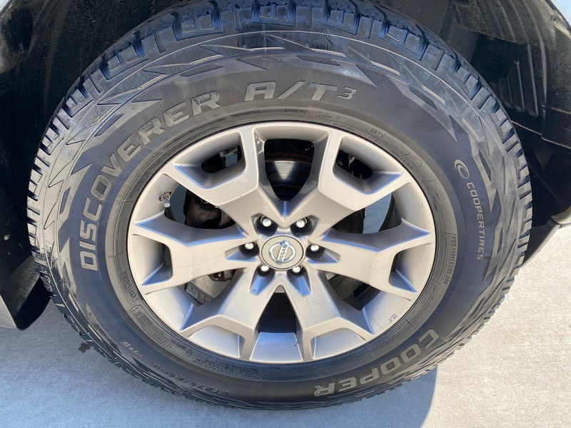 Used Nissan Frontier 4WD Crew Cab SWB Auto SL 2014 | Union Street Auto Sales. West Springfield, Massachusetts Used Nissan Frontier 4WD Crew Cab SWB Auto SL 2014 | Union Street Auto Sales. West Springfield, Massachusetts