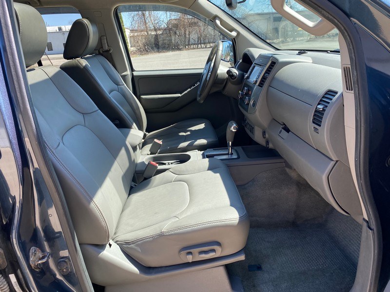 Used Nissan Frontier 4WD Crew Cab SWB Auto SL 2014 | Union Street Auto Sales. West Springfield, Massachusetts Used Nissan Frontier 4WD Crew Cab SWB Auto SL 2014 | Union Street Auto Sales. West Springfield, Massachusetts
