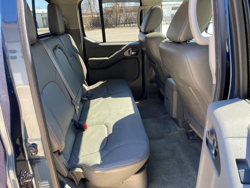 Used Nissan Frontier 4WD Crew Cab SWB Auto SL 2014 | Union Street Auto Sales. West Springfield, Massachusetts Used Nissan Frontier 4WD Crew Cab SWB Auto SL 2014 | Union Street Auto Sales. West Springfield, Massachusetts