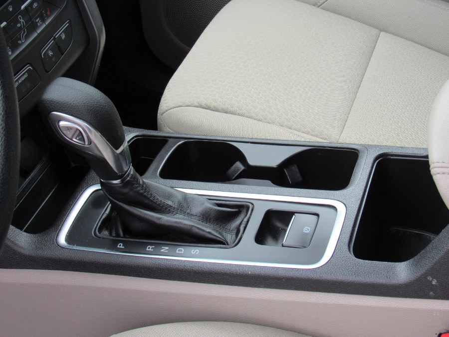 Used Ford Escape SE 4WD 2019 | NJ Used Cars Center. Irvington, New Jersey Used Ford Escape SE 4WD 2019 | NJ Used Cars Center. Irvington, New Jersey