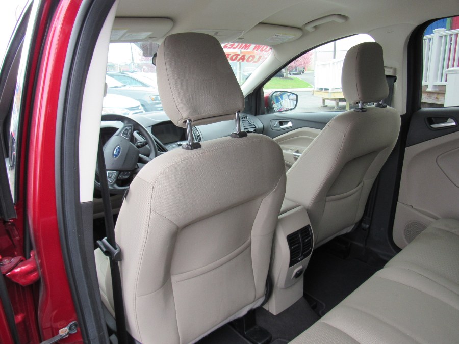 Used Ford Escape SE 4WD 2019 | NJ Used Cars Center. Irvington, New Jersey Used Ford Escape SE 4WD 2019 | NJ Used Cars Center. Irvington, New Jersey