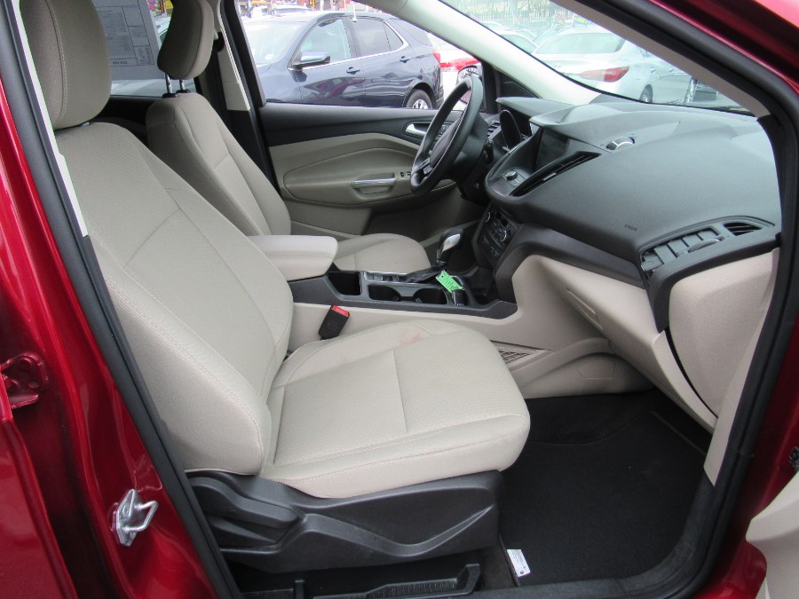 Used Ford Escape SE 4WD 2019 | NJ Used Cars Center. Irvington, New Jersey Used Ford Escape SE 4WD 2019 | NJ Used Cars Center. Irvington, New Jersey