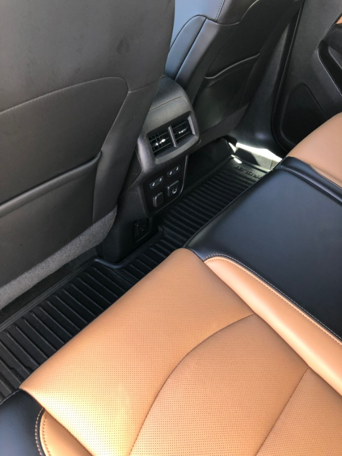 Used Chevrolet Equinox AWD 4dr Premier w/1LZ 2018 | Affordable Motors Inc. Bridgeport, Connecticut Used Chevrolet Equinox AWD 4dr Premier w/1LZ 2018 | Affordable Motors Inc. Bridgeport, Connecticut