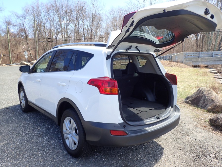 Used Toyota RAV4 AWD 4dr LE (Natl) 2015 | Eagleville Motors. Storrs, Connecticut Used Toyota RAV4 AWD 4dr LE (Natl) 2015 | Eagleville Motors. Storrs, Connecticut