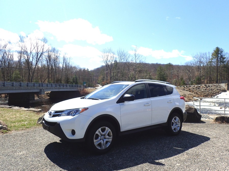 Used Toyota RAV4 AWD 4dr LE (Natl) 2015 | Eagleville Motors. Storrs, Connecticut Used Toyota RAV4 AWD 4dr LE (Natl) 2015 | Eagleville Motors. Storrs, Connecticut
