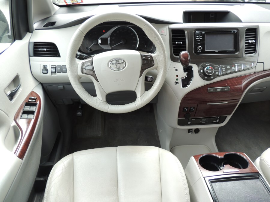 Used Toyota Sienna 5dr 7-Pass Van V6 XLE AWD (Natl) 2013 | Carsbuck Inc.. Brooklyn, New York Used Toyota Sienna 5dr 7-Pass Van V6 XLE AWD (Natl) 2013 | Carsbuck Inc.. Brooklyn, New York
