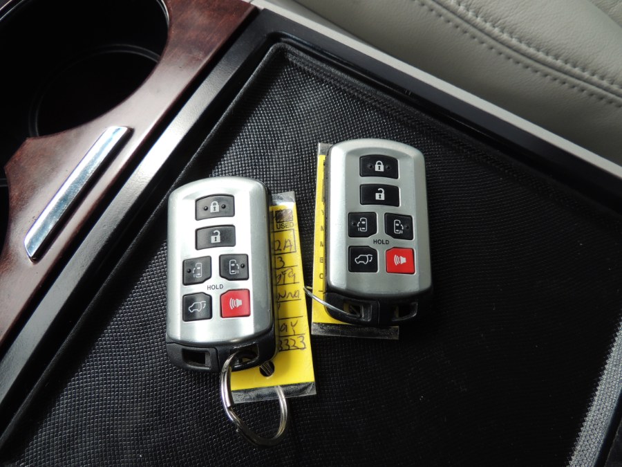 Used Toyota Sienna 5dr 7-Pass Van V6 XLE AWD (Natl) 2013 | Carsbuck Inc.. Brooklyn, New York Used Toyota Sienna 5dr 7-Pass Van V6 XLE AWD (Natl) 2013 | Carsbuck Inc.. Brooklyn, New York