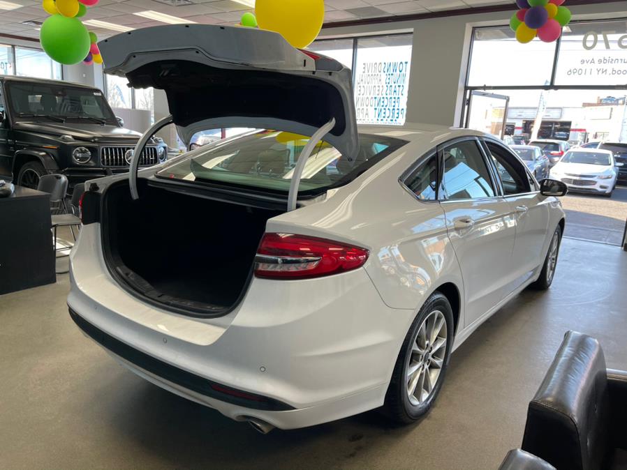 Used Ford Fusion SE FWD 2017 | 5 Towns Drive. Inwood, New York Used Ford Fusion SE FWD 2017 | 5 Towns Drive. Inwood, New York