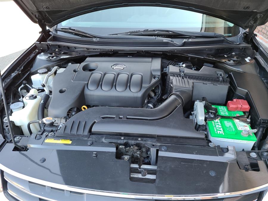 2010 Nissan Altima 4dr Sdn 2.5 SL, available for sale in Waterbury, Connecticut | National Auto Brokers, Inc.. Waterbury, Connecticut 2010 Nissan Altima 4dr Sdn 2.5 SL, available for sale in Waterbury, Connecticut | National Auto Brokers, Inc.. Waterbury, Connecticut