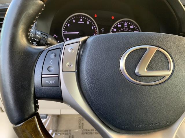 2013 Lexus Es 350 4dr Sdn, available for sale in Forestville, Maryland | Valentine Motor Company. Forestville, Maryland 2013 Lexus Es 350 4dr Sdn, available for sale in Forestville, Maryland | Valentine Motor Company. Forestville, Maryland