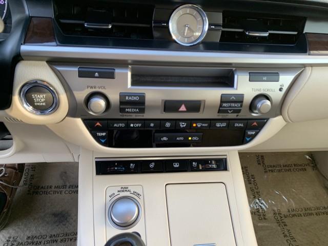 2013 Lexus Es 350 4dr Sdn, available for sale in Forestville, Maryland | Valentine Motor Company. Forestville, Maryland 2013 Lexus Es 350 4dr Sdn, available for sale in Forestville, Maryland | Valentine Motor Company. Forestville, Maryland