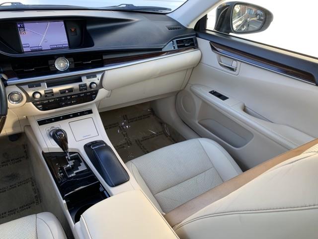 2013 Lexus Es 350 4dr Sdn, available for sale in Forestville, Maryland | Valentine Motor Company. Forestville, Maryland 2013 Lexus Es 350 4dr Sdn, available for sale in Forestville, Maryland | Valentine Motor Company. Forestville, Maryland