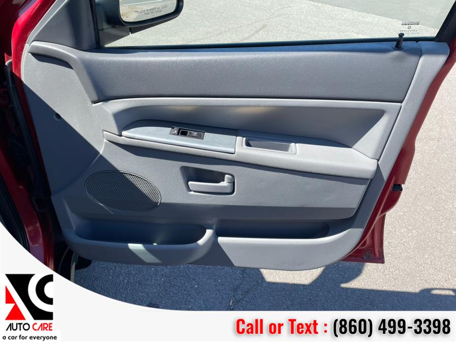 2005 Jeep Grand Cherokee 4dr Laredo 4WD, available for sale in Vernon , Connecticut | Auto Care Motors. Vernon , Connecticut 2005 Jeep Grand Cherokee 4dr Laredo 4WD, available for sale in Vernon , Connecticut | Auto Care Motors. Vernon , Connecticut