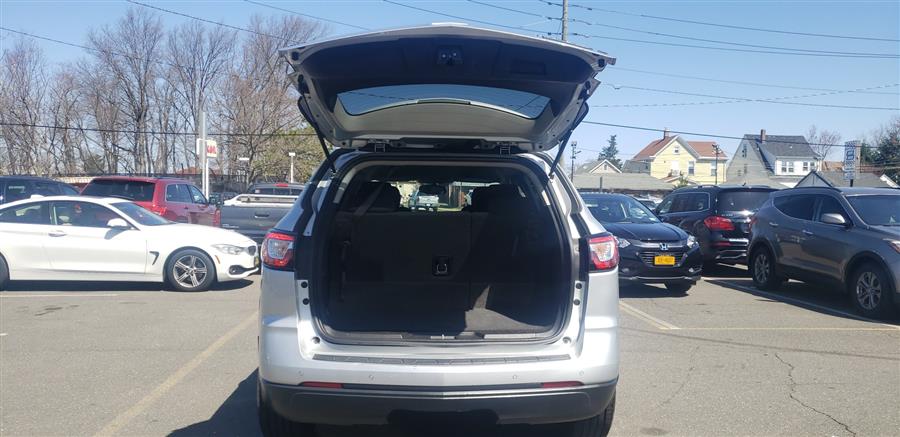 Used Chevrolet Traverse AWD 4dr LT w/1LT 2013 | Victoria Preowned Autos Inc. Little Ferry, New Jersey Used Chevrolet Traverse AWD 4dr LT w/1LT 2013 | Victoria Preowned Autos Inc. Little Ferry, New Jersey