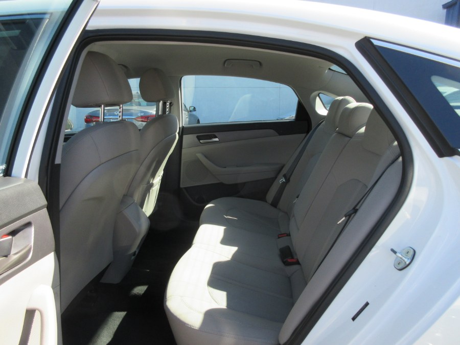 Used Hyundai Sonata SE 2.4L 2019 | Route 27 Auto Mall. Linden, New Jersey Used Hyundai Sonata SE 2.4L 2019 | Route 27 Auto Mall. Linden, New Jersey
