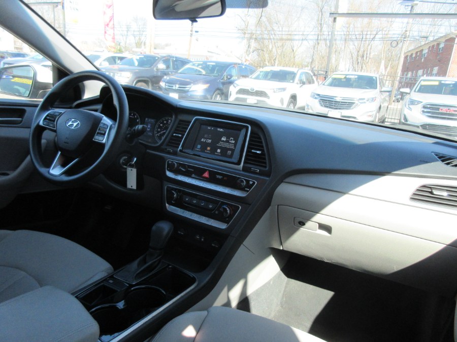 Used Hyundai Sonata SE 2.4L 2019 | Route 27 Auto Mall. Linden, New Jersey Used Hyundai Sonata SE 2.4L 2019 | Route 27 Auto Mall. Linden, New Jersey