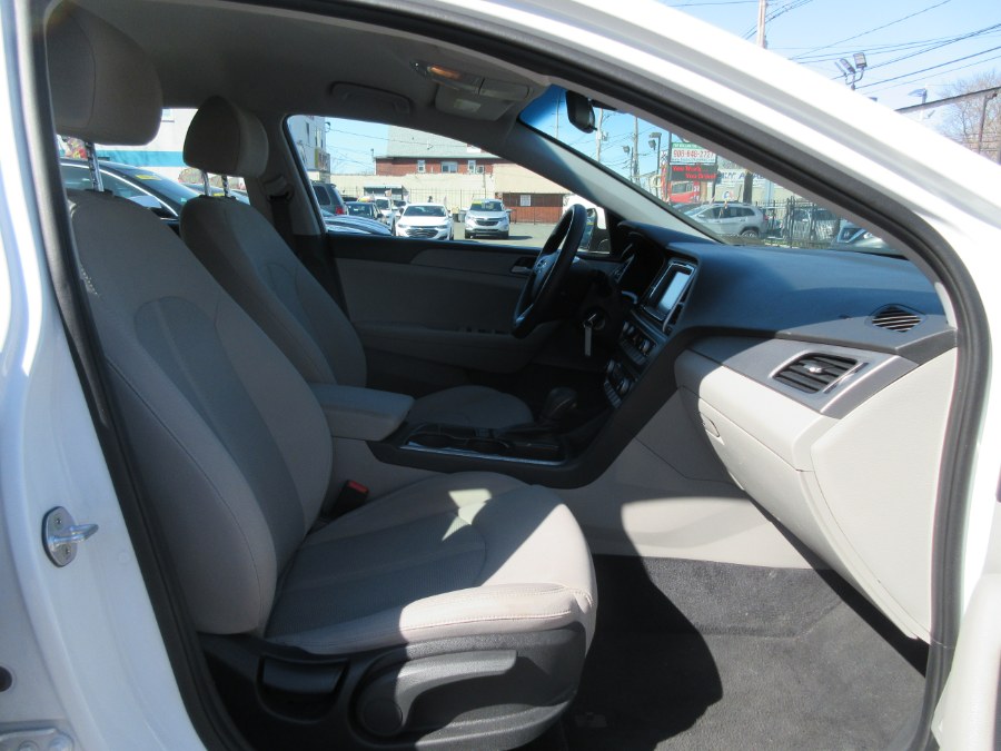 Used Hyundai Sonata SE 2.4L 2019 | Route 27 Auto Mall. Linden, New Jersey Used Hyundai Sonata SE 2.4L 2019 | Route 27 Auto Mall. Linden, New Jersey
