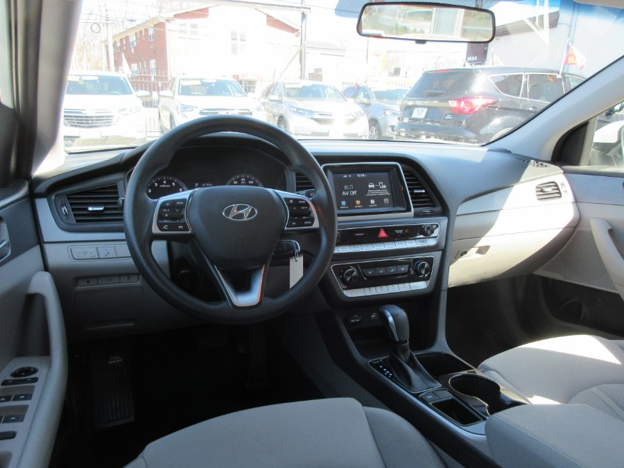 Used Hyundai Sonata SE 2.4L 2019 | Route 27 Auto Mall. Linden, New Jersey Used Hyundai Sonata SE 2.4L 2019 | Route 27 Auto Mall. Linden, New Jersey