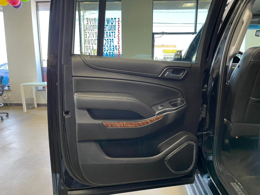 Used Chevrolet Suburban 4WD 4dr 1500 Premier 2017 | 5 Towns Drive. Inwood, New York Used Chevrolet Suburban 4WD 4dr 1500 Premier 2017 | 5 Towns Drive. Inwood, New York
