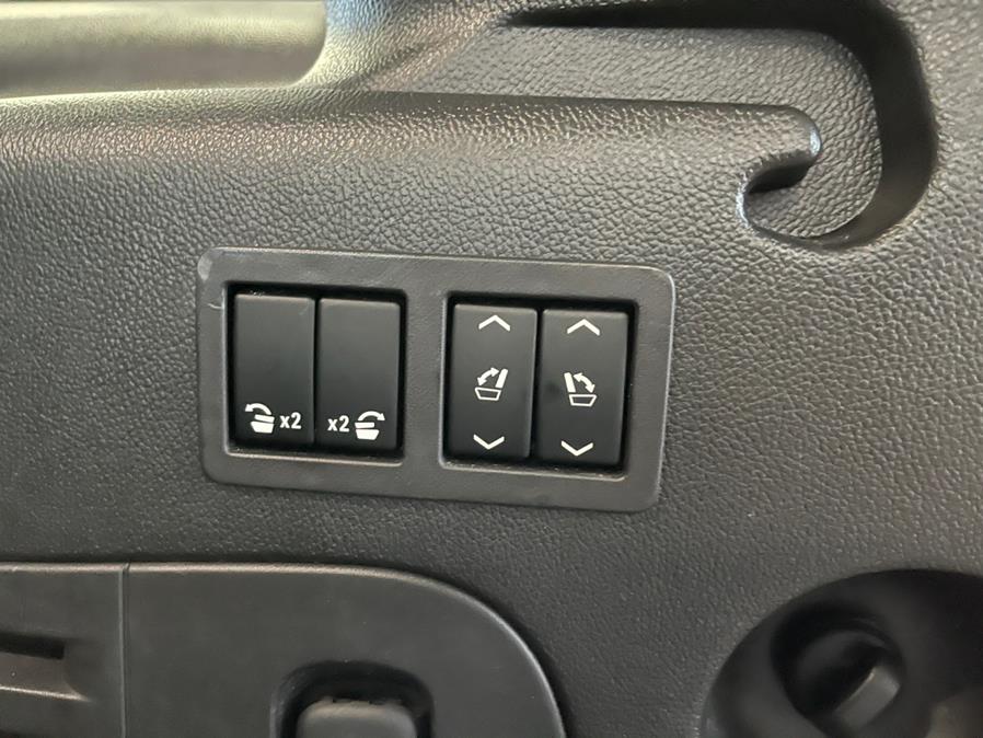 Used Chevrolet Suburban 4WD 4dr 1500 Premier 2017 | 5 Towns Drive. Inwood, New York Used Chevrolet Suburban 4WD 4dr 1500 Premier 2017 | 5 Towns Drive. Inwood, New York