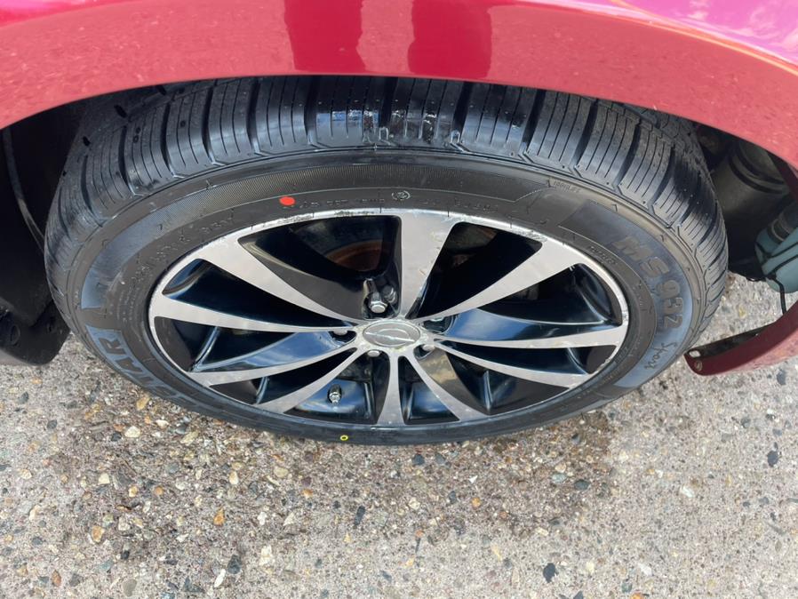 2012 Chrysler 200 4dr Sdn S, available for sale in Manchester, Connecticut | Carsonmain LLC. Manchester, Connecticut 2012 Chrysler 200 4dr Sdn S, available for sale in Manchester, Connecticut | Carsonmain LLC. Manchester, Connecticut