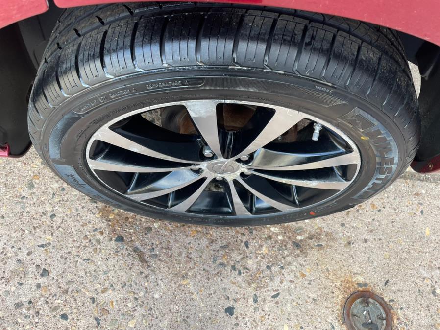 2012 Chrysler 200 4dr Sdn S, available for sale in Manchester, Connecticut | Carsonmain LLC. Manchester, Connecticut 2012 Chrysler 200 4dr Sdn S, available for sale in Manchester, Connecticut | Carsonmain LLC. Manchester, Connecticut