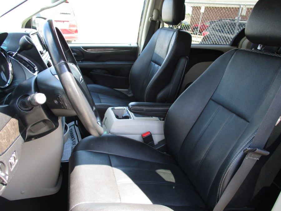 2016 Chrysler Town & Country 4dr Wgn Touring, available for sale in West Babylon, New York | New Gen Auto Group. West Babylon, New York 2016 Chrysler Town & Country 4dr Wgn Touring, available for sale in West Babylon, New York | New Gen Auto Group. West Babylon, New York
