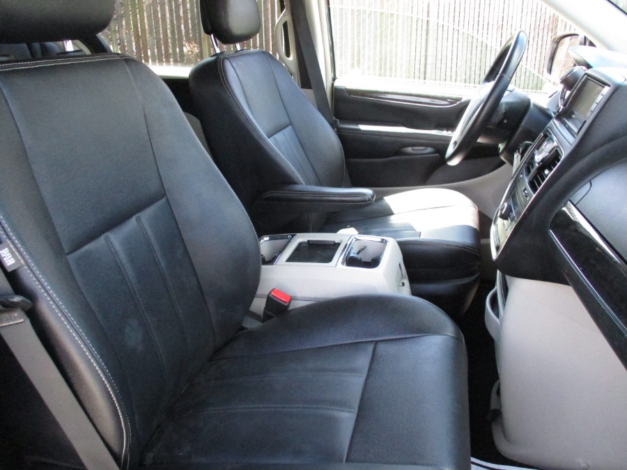 2016 Chrysler Town & Country 4dr Wgn Touring, available for sale in West Babylon, New York | New Gen Auto Group. West Babylon, New York 2016 Chrysler Town & Country 4dr Wgn Touring, available for sale in West Babylon, New York | New Gen Auto Group. West Babylon, New York