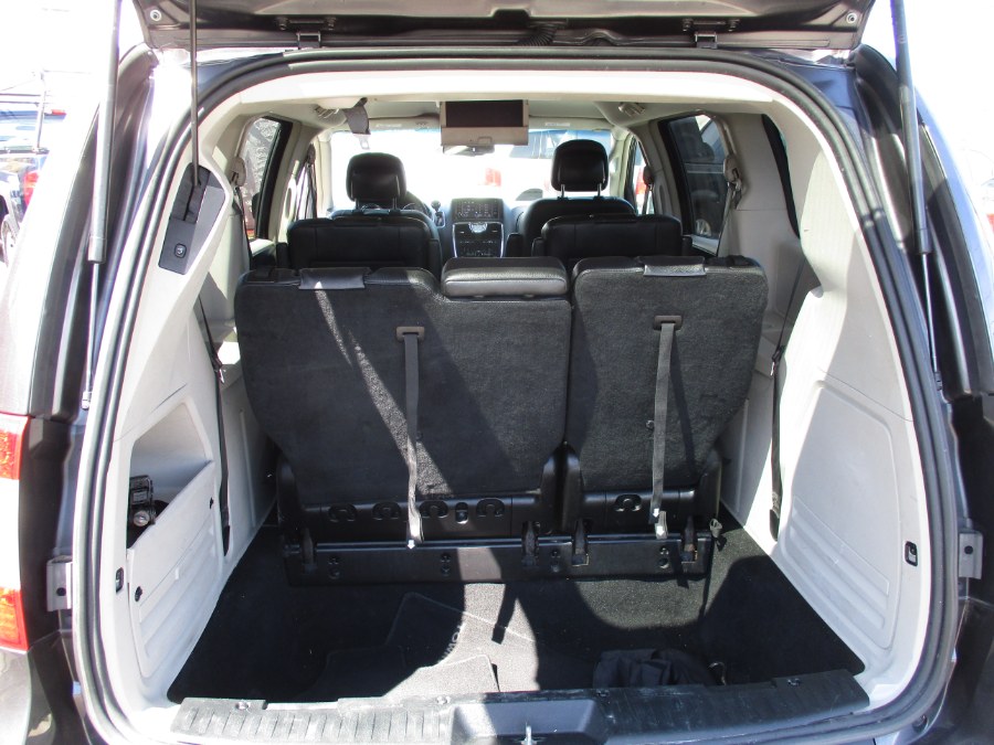 2016 Chrysler Town & Country 4dr Wgn Touring, available for sale in West Babylon, New York | New Gen Auto Group. West Babylon, New York 2016 Chrysler Town & Country 4dr Wgn Touring, available for sale in West Babylon, New York | New Gen Auto Group. West Babylon, New York