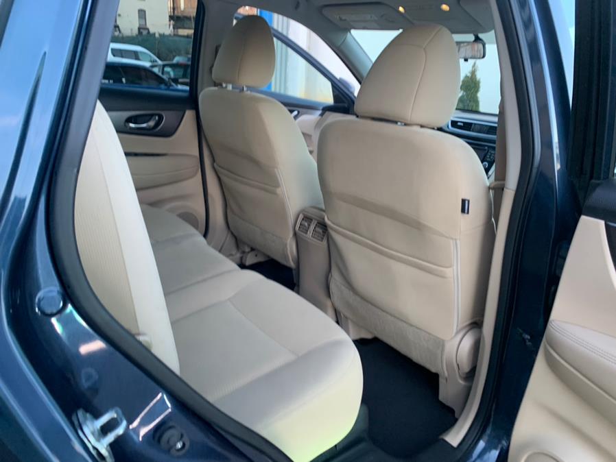 Used Nissan Rogue AWD 4dr SL 2016 | Brooklyn Auto Mall LLC. Brooklyn, New York Used Nissan Rogue AWD 4dr SL 2016 | Brooklyn Auto Mall LLC. Brooklyn, New York