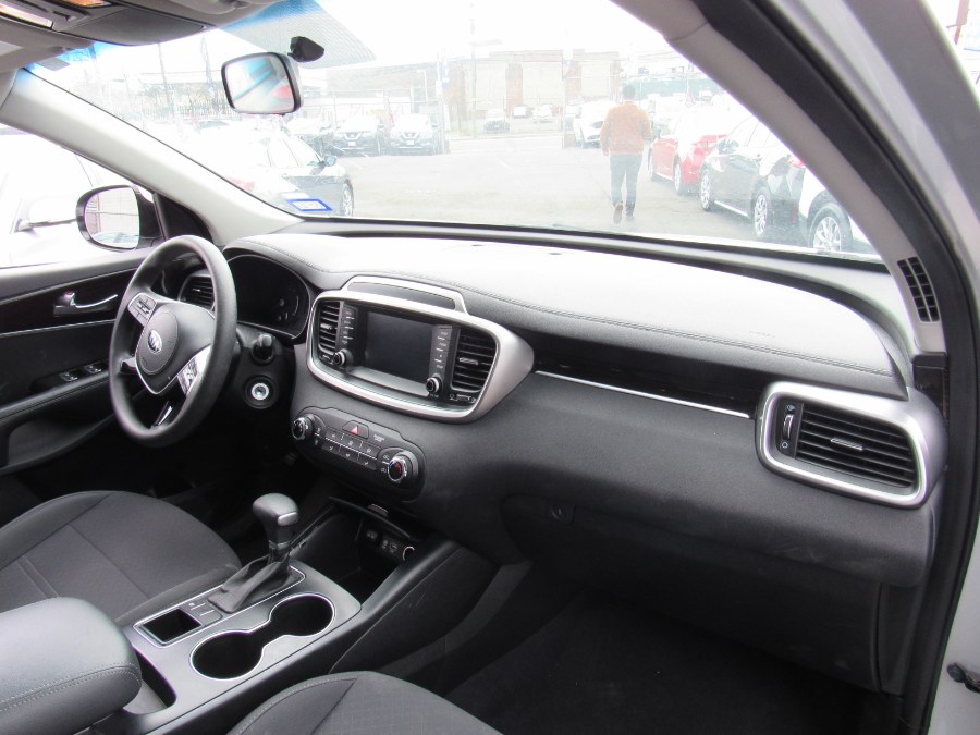 Used Kia Sorento LX V6 FWD 2020 | NJ Used Cars Center. Irvington, New Jersey Used Kia Sorento LX V6 FWD 2020 | NJ Used Cars Center. Irvington, New Jersey