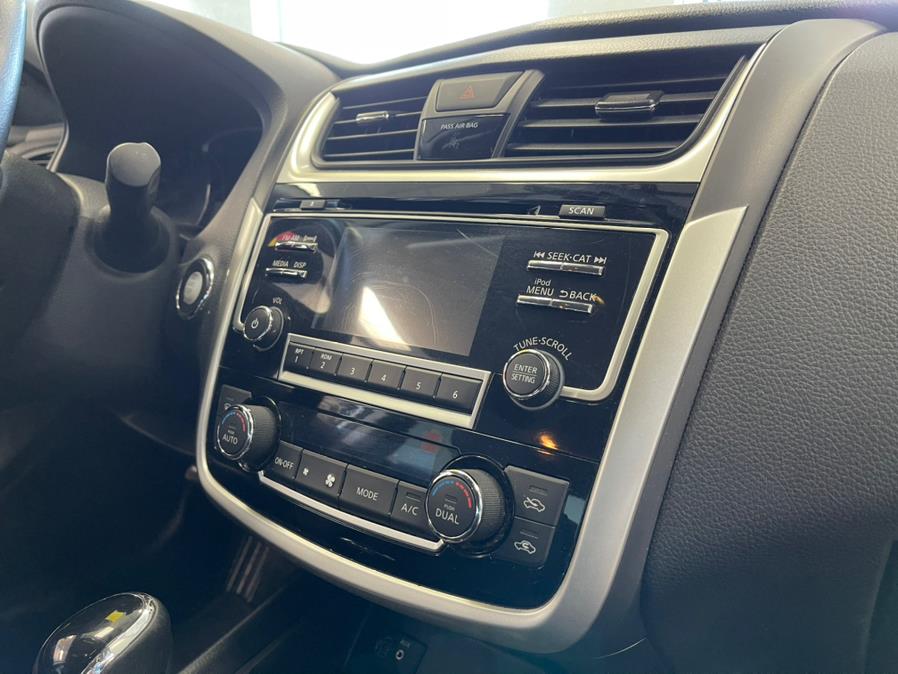 Used Nissan Altima 2.5 SV Sedan 2018 | 5 Towns Drive. Inwood, New York Used Nissan Altima 2.5 SV Sedan 2018 | 5 Towns Drive. Inwood, New York