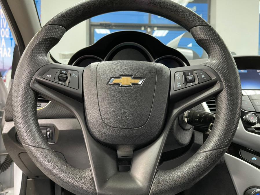Used Chevrolet Cruze Limited 4dr Sdn Auto LT w/1LT 2016 | 5 Towns Drive. Inwood, New York Used Chevrolet Cruze Limited 4dr Sdn Auto LT w/1LT 2016 | 5 Towns Drive. Inwood, New York