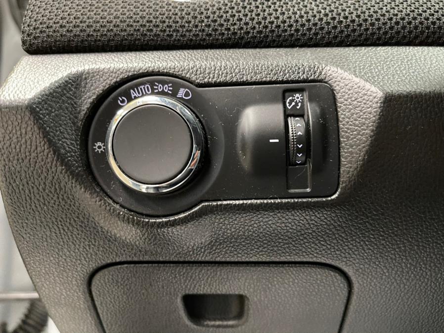 Used Chevrolet Cruze Limited 4dr Sdn Auto LT w/1LT 2016 | 5 Towns Drive. Inwood, New York Used Chevrolet Cruze Limited 4dr Sdn Auto LT w/1LT 2016 | 5 Towns Drive. Inwood, New York