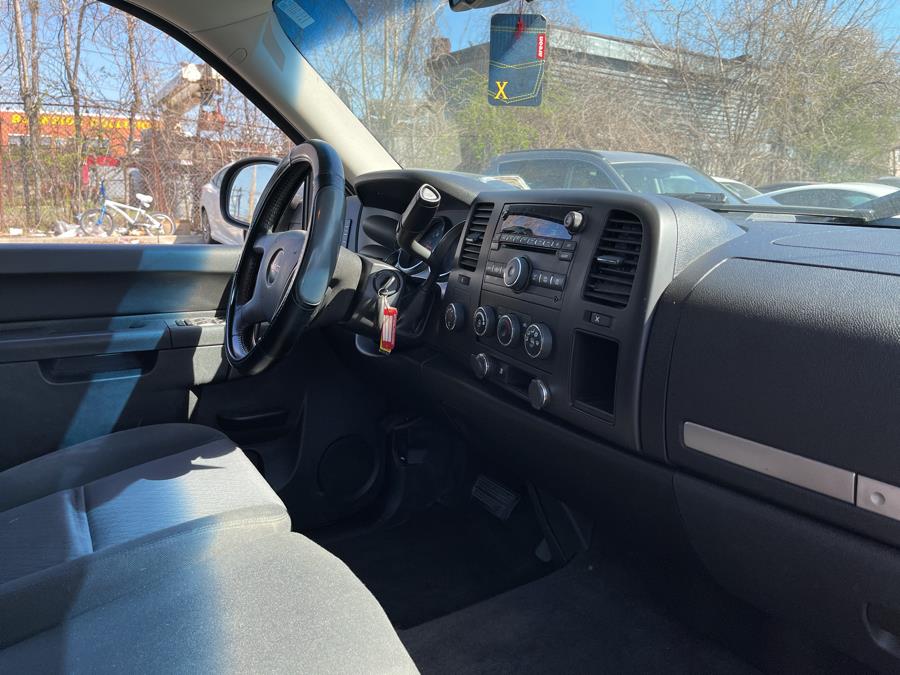 Used GMC Sierra 1500 4WD Crew Cab 143.5" SLE 2011 | 5 Towns Drive. Inwood, New York Used GMC Sierra 1500 4WD Crew Cab 143.5" SLE 2011 | 5 Towns Drive. Inwood, New York
