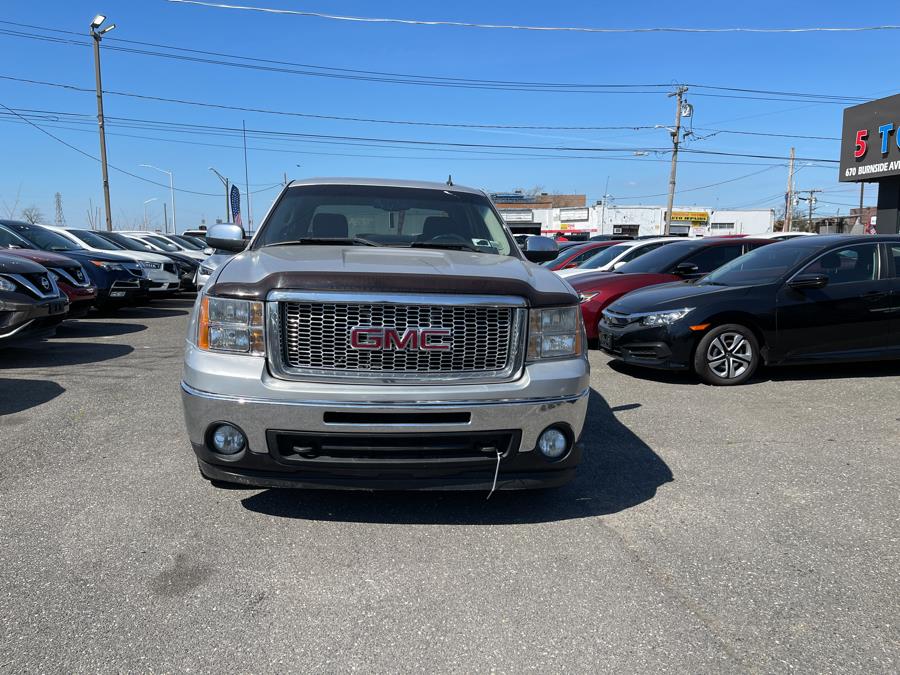 Used GMC Sierra 1500 4WD Crew Cab 143.5" SLE 2011 | 5 Towns Drive. Inwood, New York Used GMC Sierra 1500 4WD Crew Cab 143.5" SLE 2011 | 5 Towns Drive. Inwood, New York