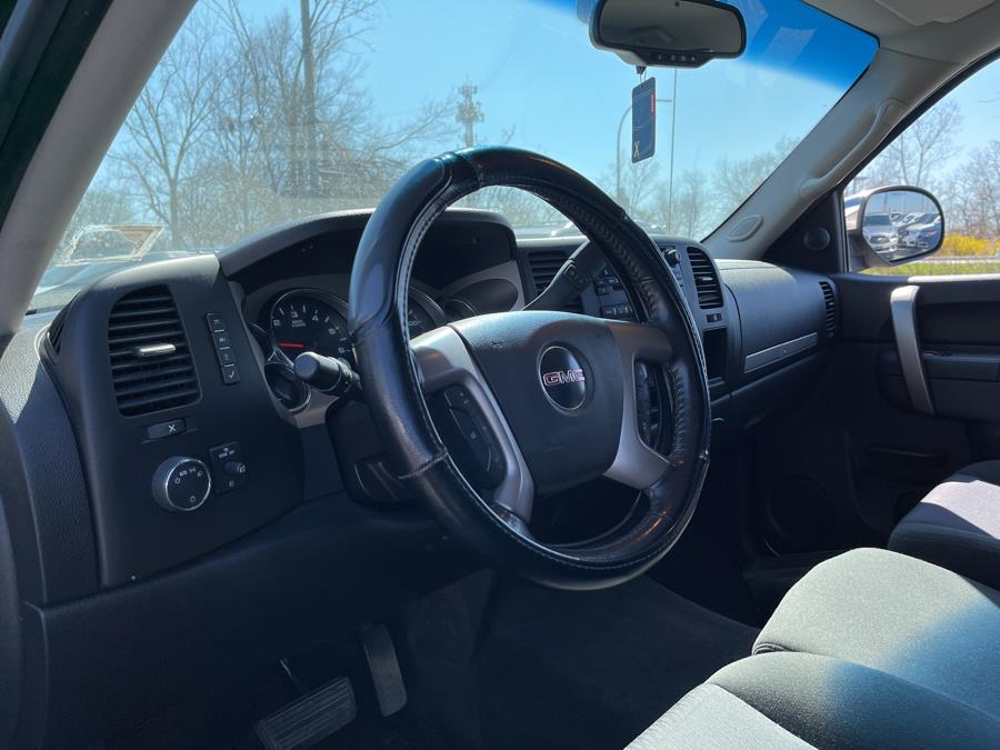 Used GMC Sierra 1500 4WD Crew Cab 143.5" SLE 2011 | 5 Towns Drive. Inwood, New York Used GMC Sierra 1500 4WD Crew Cab 143.5" SLE 2011 | 5 Towns Drive. Inwood, New York