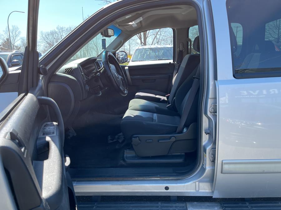 Used GMC Sierra 1500 4WD Crew Cab 143.5" SLE 2011 | 5 Towns Drive. Inwood, New York Used GMC Sierra 1500 4WD Crew Cab 143.5" SLE 2011 | 5 Towns Drive. Inwood, New York