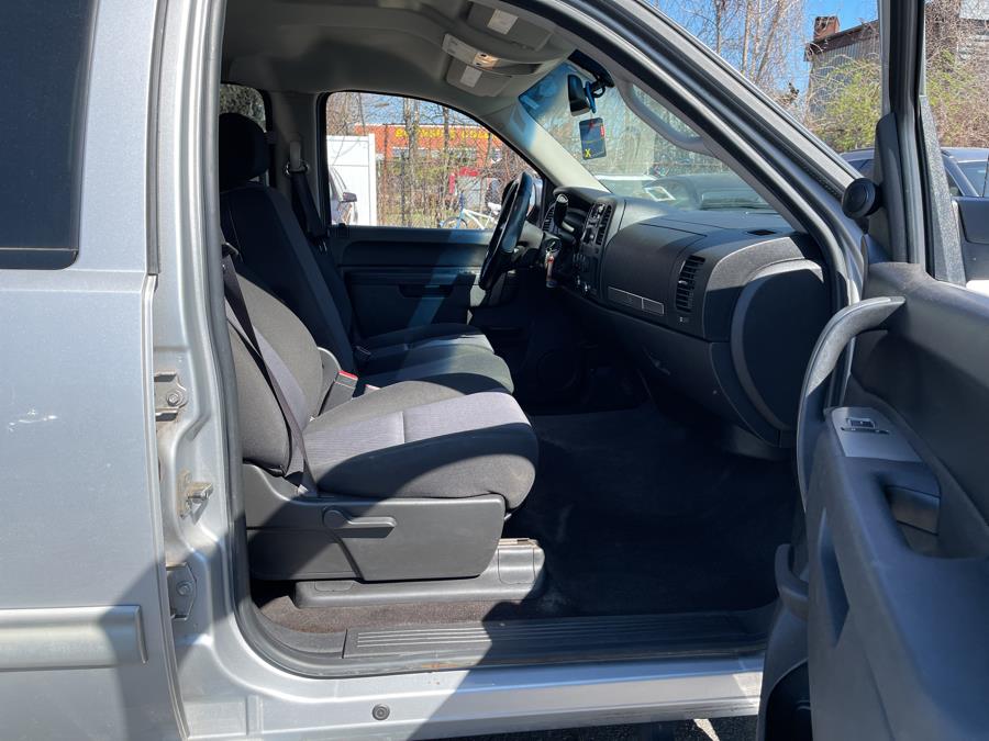 Used GMC Sierra 1500 4WD Crew Cab 143.5" SLE 2011 | 5 Towns Drive. Inwood, New York Used GMC Sierra 1500 4WD Crew Cab 143.5" SLE 2011 | 5 Towns Drive. Inwood, New York
