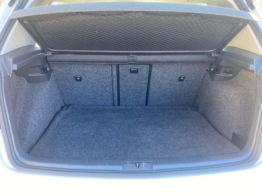 Used Volkswagen Golf 4dr HB Auto PZEV 2012 | Lava Motors 2 Inc. Canton, Connecticut Used Volkswagen Golf 4dr HB Auto PZEV 2012 | Lava Motors 2 Inc. Canton, Connecticut