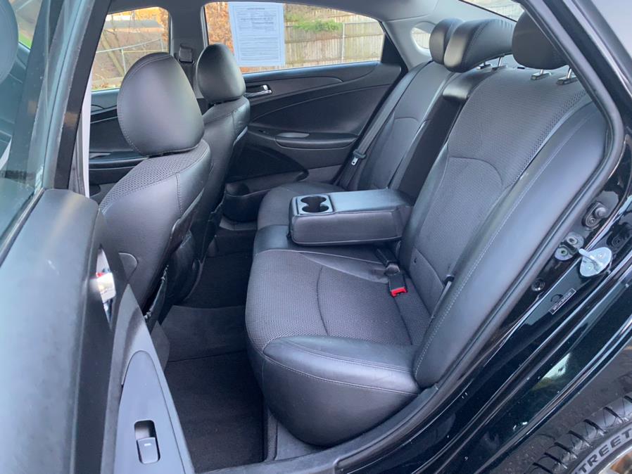 Used Hyundai Sonata 4dr Sdn 2.4L Auto Limited PZEV 2013 | Supreme Automotive. New Britain, Connecticut Used Hyundai Sonata 4dr Sdn 2.4L Auto Limited PZEV 2013 | Supreme Automotive. New Britain, Connecticut