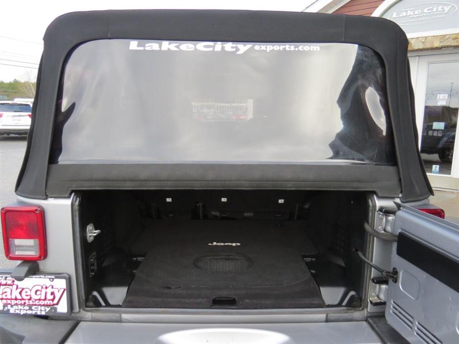 Used Jeep Wrangler Unlimited Sahara 4x4 4dr SUV 2017 | Lake City Exports Inc. Auburn, Maine Used Jeep Wrangler Unlimited Sahara 4x4 4dr SUV 2017 | Lake City Exports Inc. Auburn, Maine