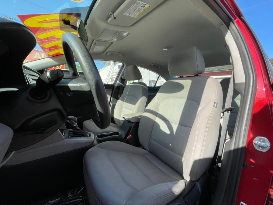 2017 Hyundai Elantra SE Sedan 4D, available for sale in Corona, California | Green Light Auto. Corona, California 2017 Hyundai Elantra SE Sedan 4D, available for sale in Corona, California | Green Light Auto. Corona, California