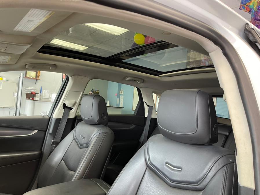 2018 Cadillac XT5 FWD 4dr Luxury, available for sale in Inwood, New York | 5 Towns Drive. Inwood, New York 2018 Cadillac XT5 FWD 4dr Luxury, available for sale in Inwood, New York | 5 Towns Drive. Inwood, New York