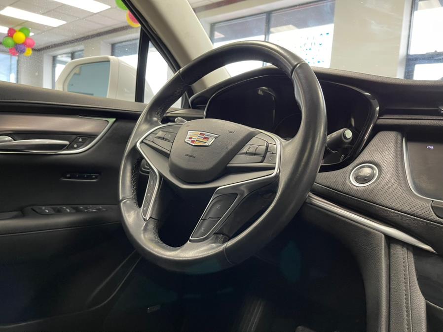 2018 Cadillac XT5 FWD 4dr Luxury, available for sale in Inwood, New York | 5 Towns Drive. Inwood, New York 2018 Cadillac XT5 FWD 4dr Luxury, available for sale in Inwood, New York | 5 Towns Drive. Inwood, New York