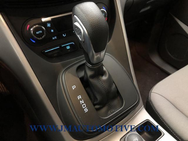 2016 Ford Escape 4WD 4dr SE, available for sale in Naugatuck, Connecticut | J&M Automotive Sls&Svc LLC. Naugatuck, Connecticut 2016 Ford Escape 4WD 4dr SE, available for sale in Naugatuck, Connecticut | J&M Automotive Sls&Svc LLC. Naugatuck, Connecticut