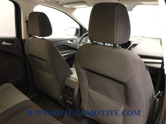 2016 Ford Escape 4WD 4dr SE, available for sale in Naugatuck, Connecticut | J&M Automotive Sls&Svc LLC. Naugatuck, Connecticut 2016 Ford Escape 4WD 4dr SE, available for sale in Naugatuck, Connecticut | J&M Automotive Sls&Svc LLC. Naugatuck, Connecticut